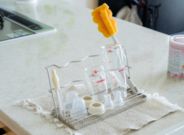 すっきり暮らすベビーボトルスタンド